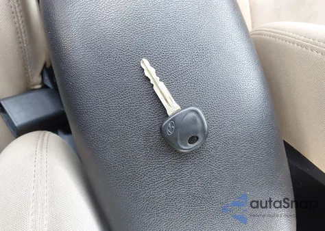 2013 Hyundai Elantra Gls/Limited z USA, uszkodzony, nr VIN KMHDH4AE9DU649060